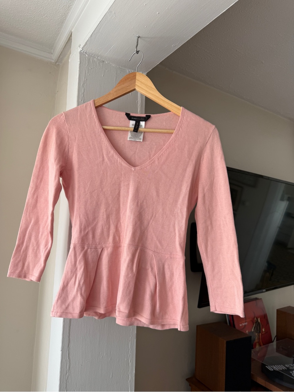 BCBGMAXAZRIA Pink Peplum Knit Top XS Feminine V-Neck